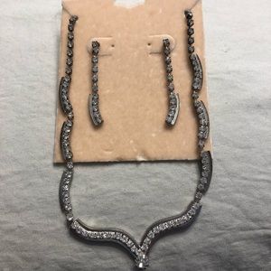 Necklace and earring set